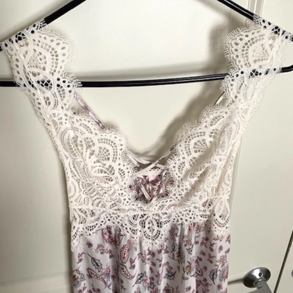 Victoria's Secret Lace Paisley Midi Slip Dress - XS (NWOT) - Picture 2 of 8